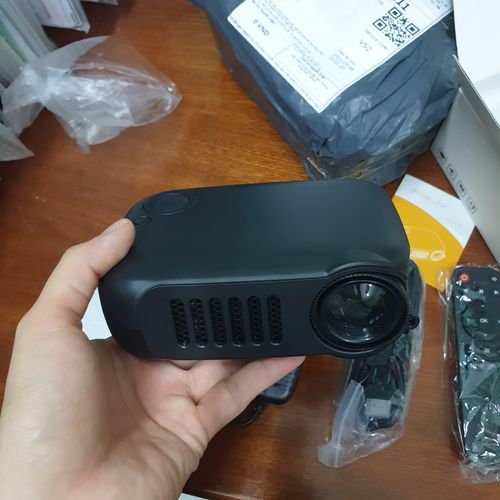 1080P Mini Portable Phone Projector photo review