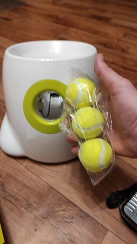 Automatic Dog Toy Ball Launcher, Interactive Tennis Ball Thrower For Dogs Indoor & Outdoor Adjustable Range With Charger photo review