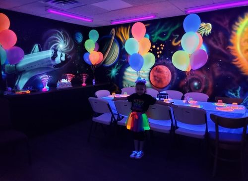 Blacklight Party Balloons That Glow In The Dark Under Blacklight photo review