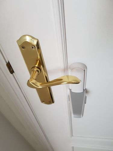 Children S Door Opening Artifact Anti Cat Anti Pet Room Door Lock photo review