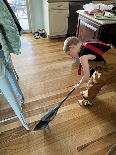 Cordless 2-In-1 Vacuum Cleaner Lazy Broom photo review