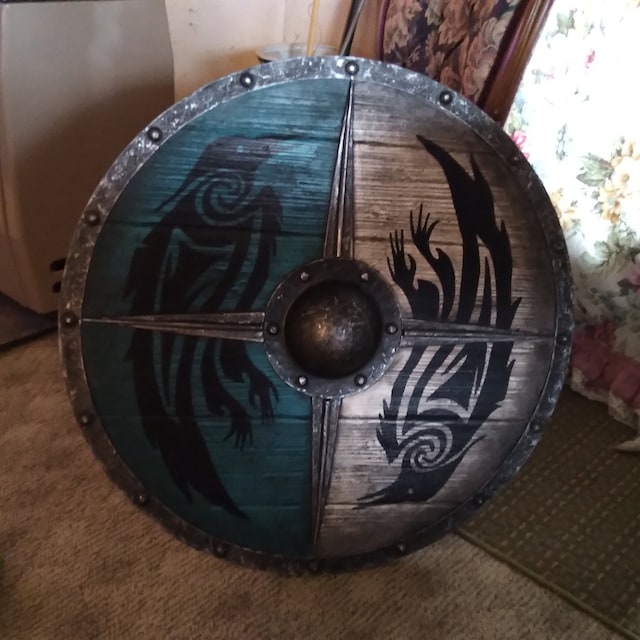 Eivor Valhalla Raven War Pattern Viking Shield photo review