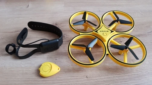 Gesture Remote Control Four Axis Smart Drone photo review