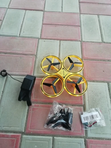 Gesture Remote Control Four Axis Smart Drone photo review