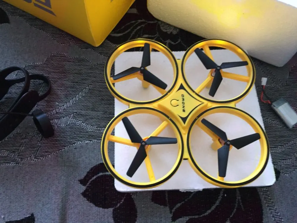 Gesture Remote Control Four Axis Smart Drone photo review