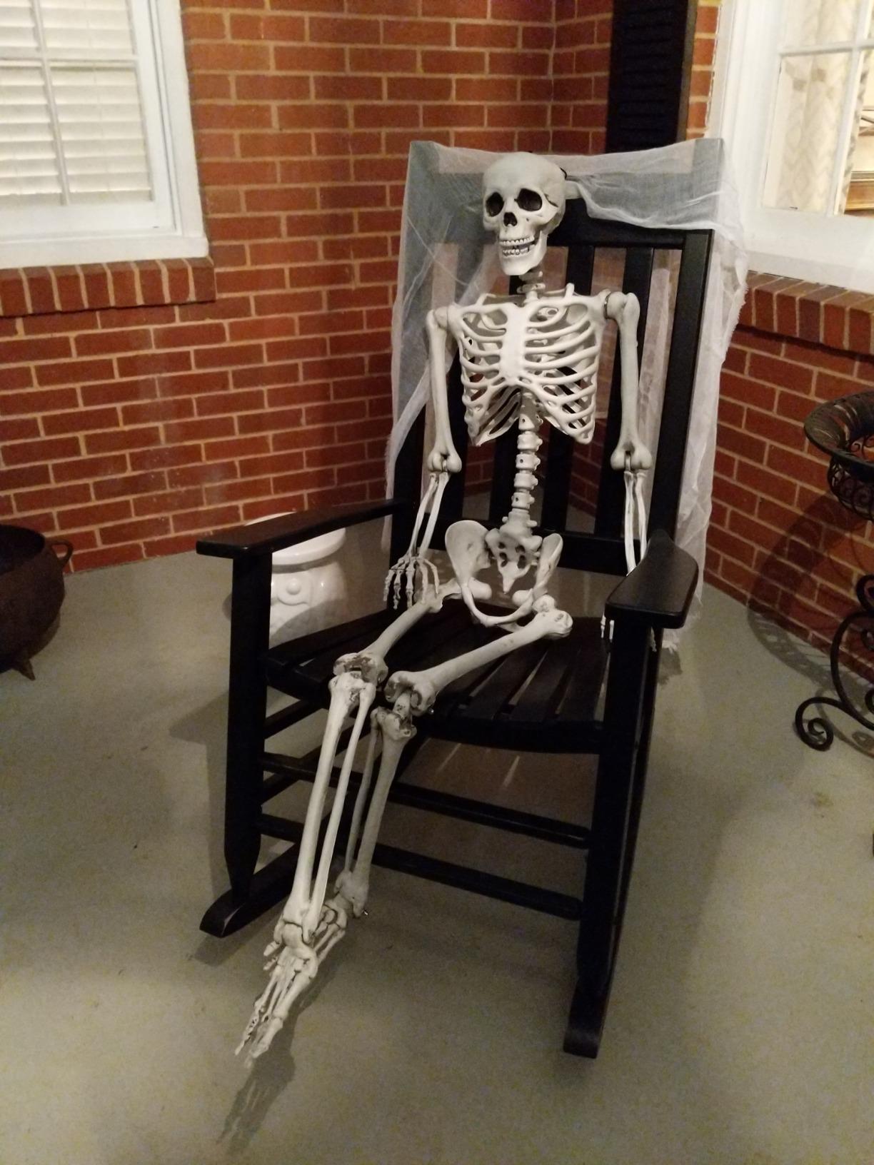 Halloween Prop 5Ft Skeleton Full Size Giant Decoration Skeleton Skull Hand Lifelike Fake Human Body photo review