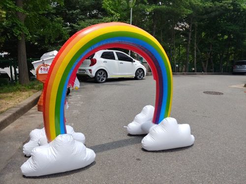 Sloosh - Inflatable Rainbow Arch Water Sprinkler photo review