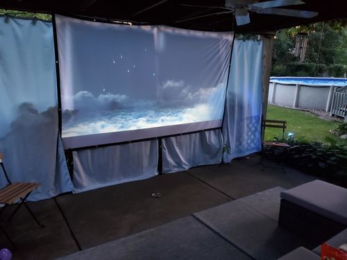 Tragbare Outdoor-Filmprojektor-Leinwand – 150 Zoll photo review