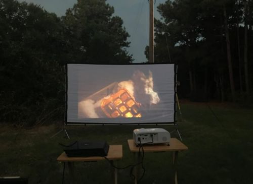 Tragbare Outdoor-Filmprojektor-Leinwand – 150 Zoll photo review