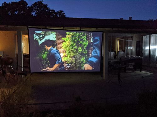 Tragbare Outdoor-Filmprojektor-Leinwand – 150 Zoll photo review