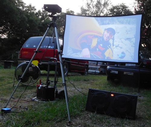 Tragbare Outdoor-Filmprojektor-Leinwand – 150 Zoll photo review