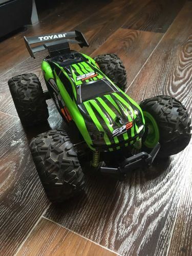 Rc Car 2.4G 1/18 Monster Truck Ferngesteuertes Auto – Straßenfahrzeug photo review