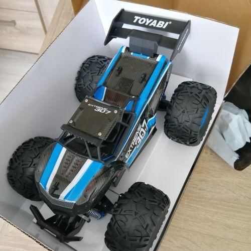 Rc Car 2.4G 1/18 Monster Truck Ferngesteuertes Auto – Straßenfahrzeug photo review