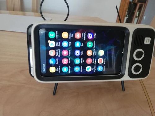 Retro-TV-Telefonhalter und Bluetooth-Lautsprecher photo review