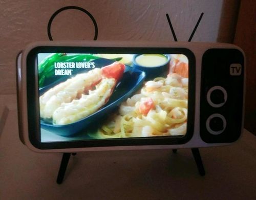 Retro Tv Phone Holder & Bluetooth Speaker photo review