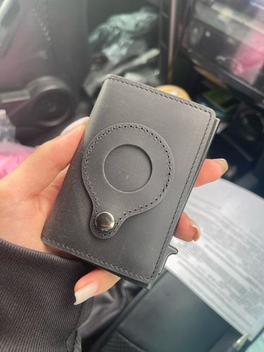 Smart Airtag Wallet photo review