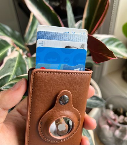 Smart Airtag Wallet photo review