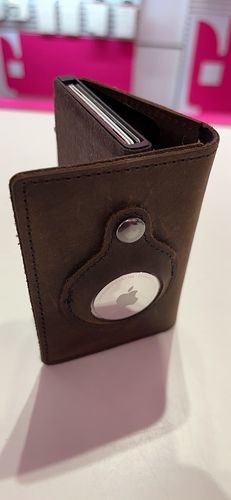 Smart Airtag Wallet photo review