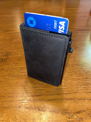 Smart Airtag Wallet photo review